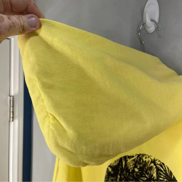 YELLOW REDEMPTION LION PULLOVER HOODIE Men size Large - Picture 10 of 12